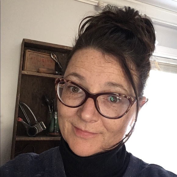 Meet your Posher, Noreen - Picture 1 of 1